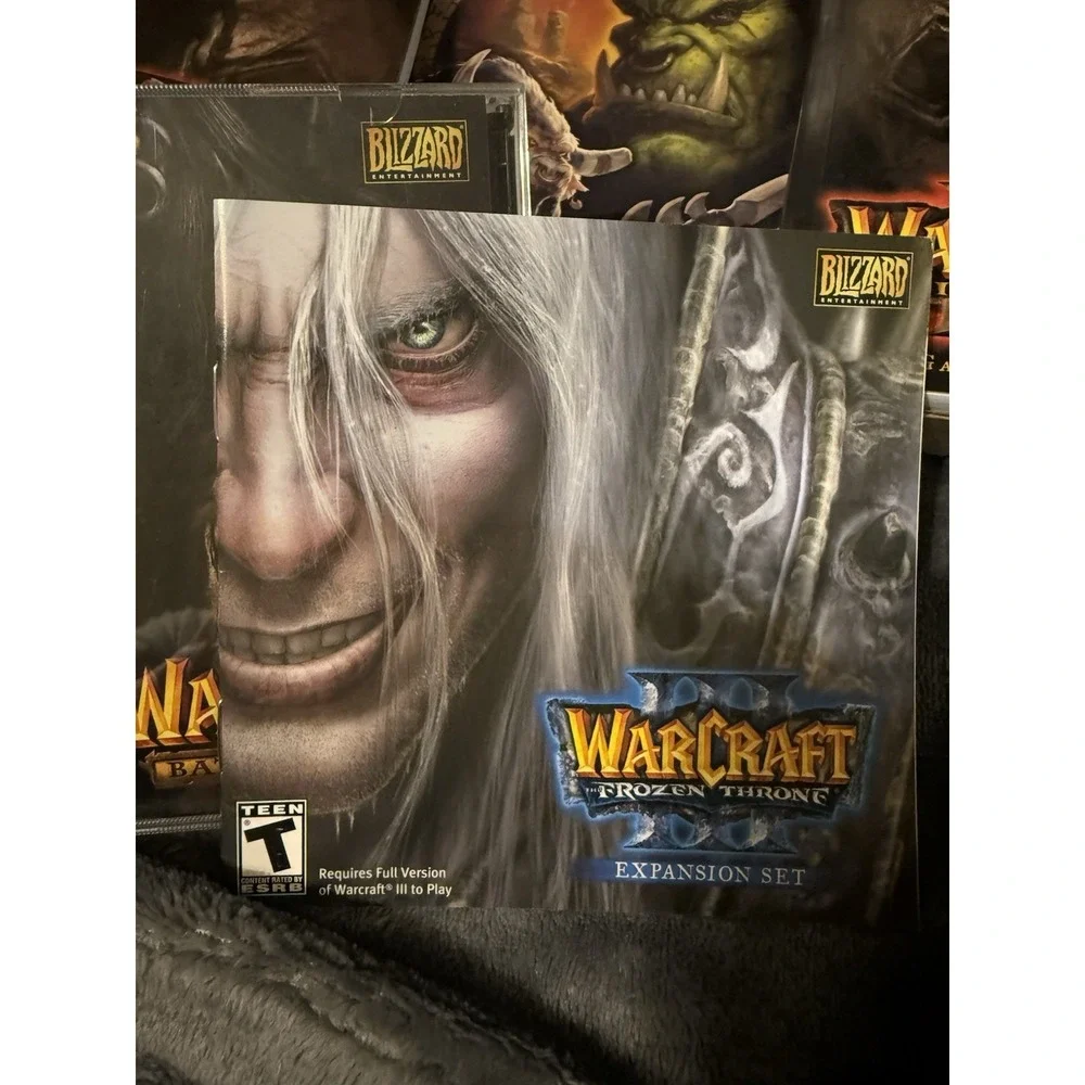 WarCraft III Battle Chest PC Big Box‎ 2003 Teen Game Books Collectible